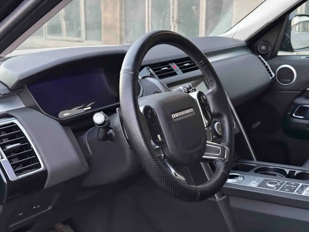 Land Rover Discovery 2019 — фото 10