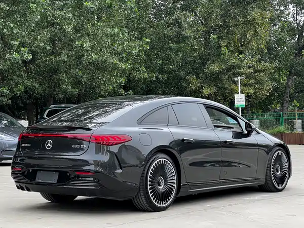 Mercedes-Benz EQS AMG 2023