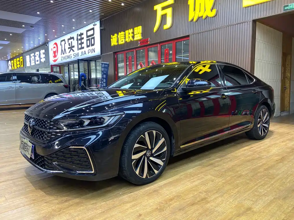 Volkswagen Passat 2023