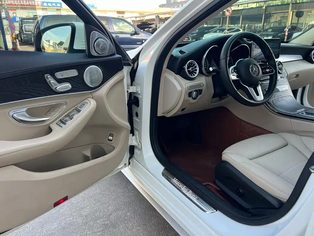 Mercedes-Benz C-Class 2019 — фото 8