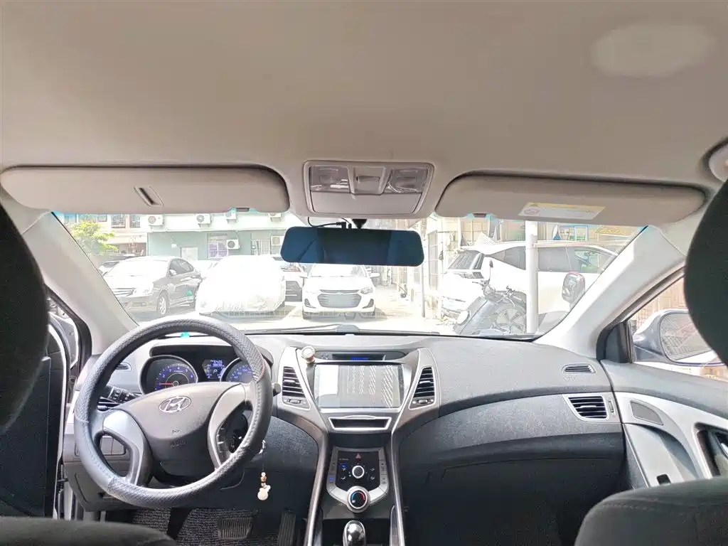 Hyundai Elantra Langdong 2017 — фото 9