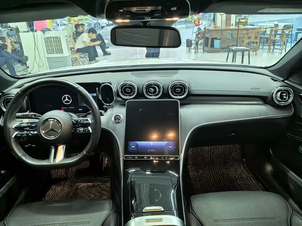 Mercedes-Benz C-Class 2023 — фото 8