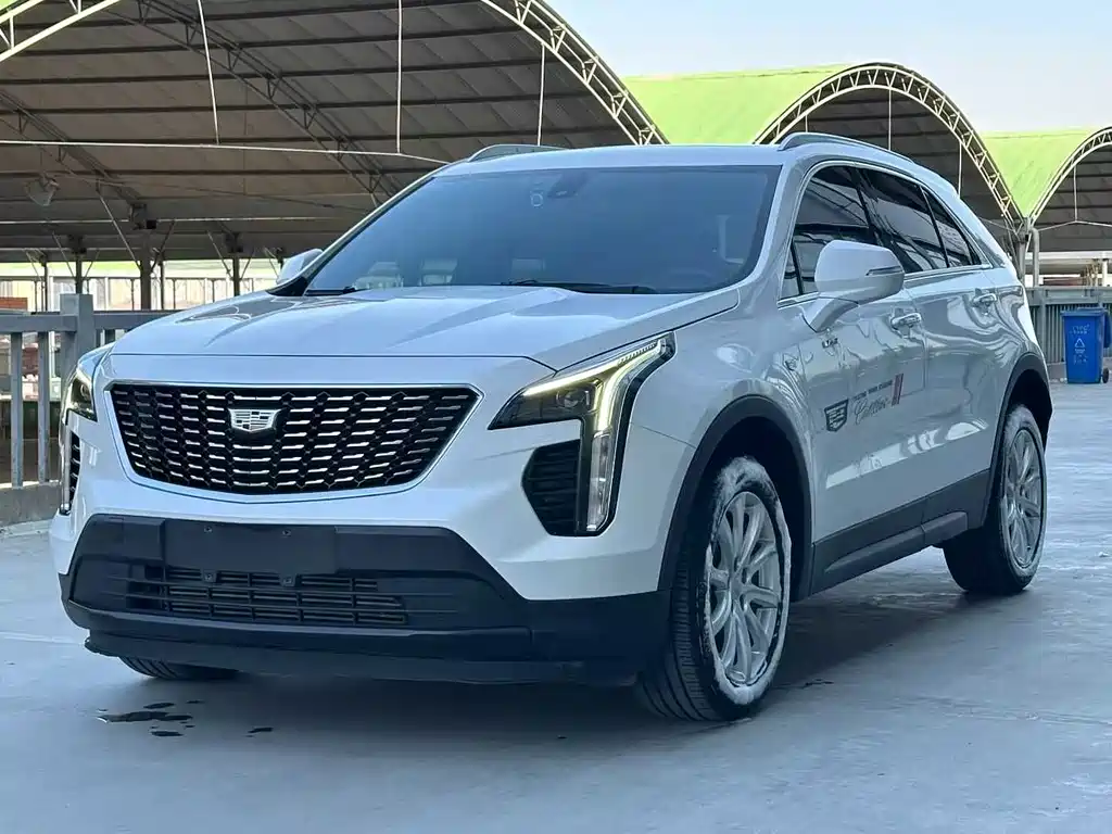 Cadillac XT4 2021 — фото 1
