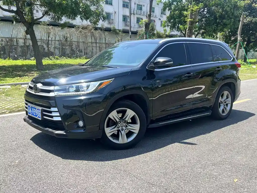 Toyota Highlander 2020 — фото 1