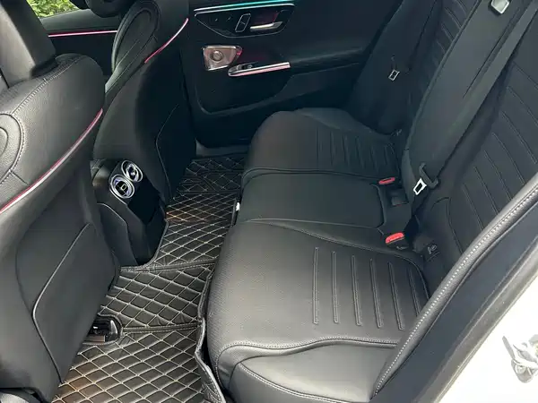 Mercedes-Benz C-Class 2024