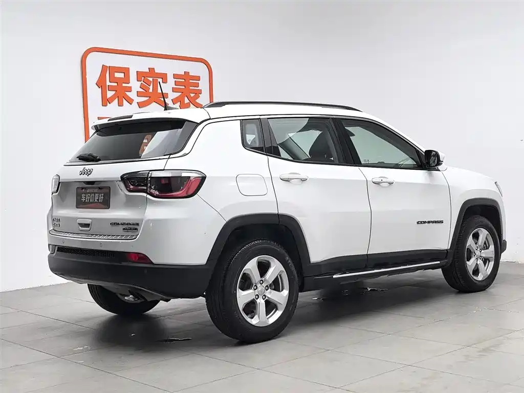 Jeep Compass 2018 — фото 2
