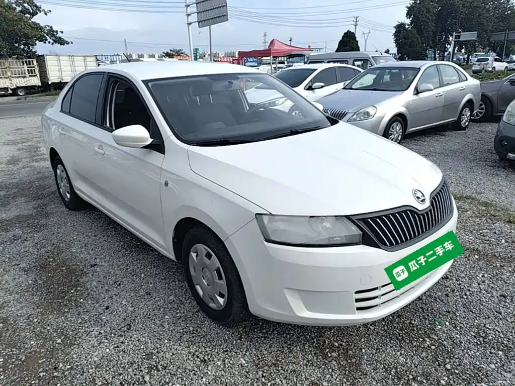 Skoda Rapid 2017 — фото 4