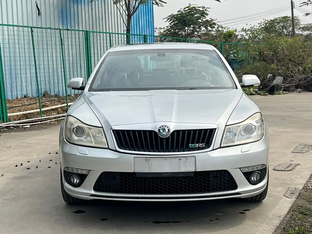 Skoda Octavia 2012 — фото 2