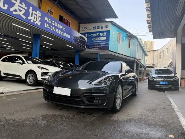 Porsche Panamera 2022