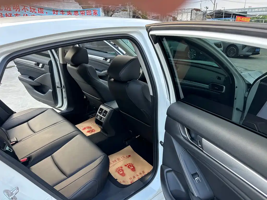 Honda Accord 2023 — фото 11