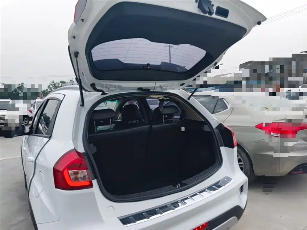 Geely Vision X3 2018 — фото 19