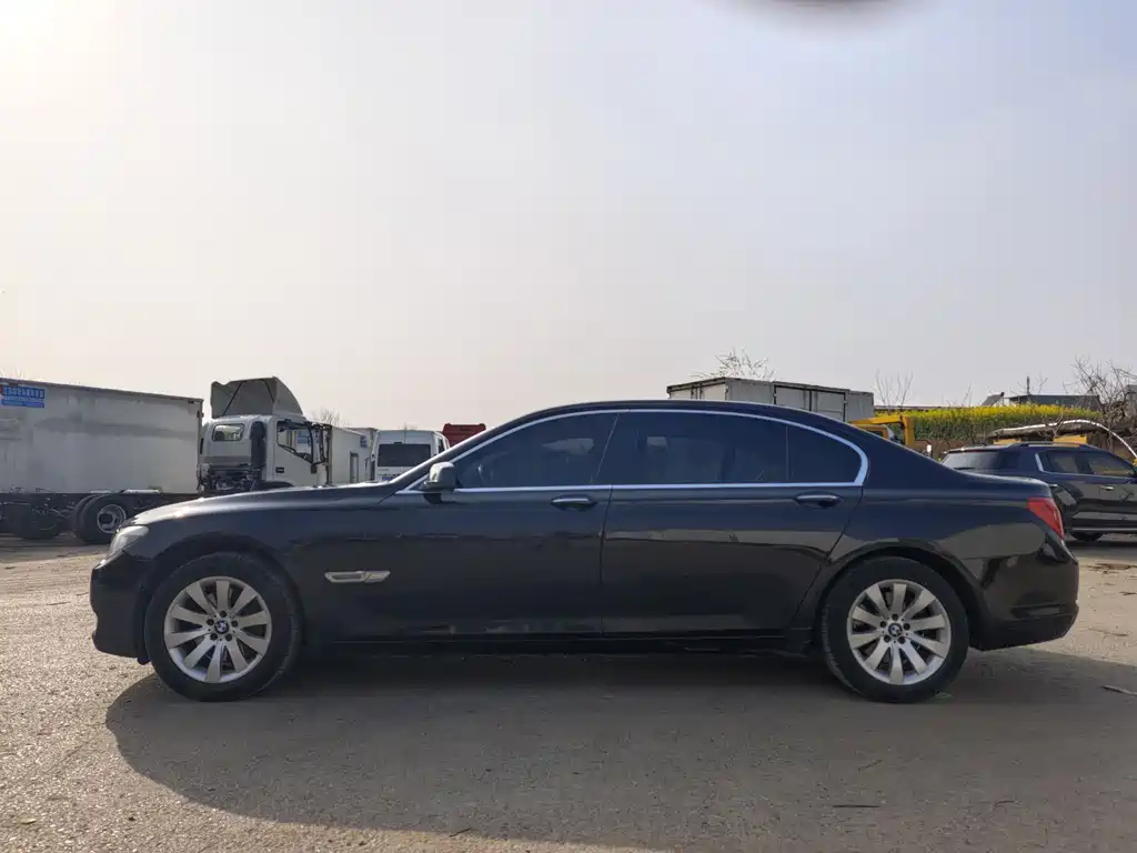 BMW 7 Series 2013 — фото 12