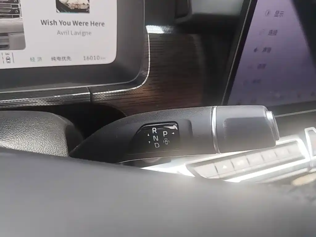 Tank 400 New Energy 2025 — фото 14