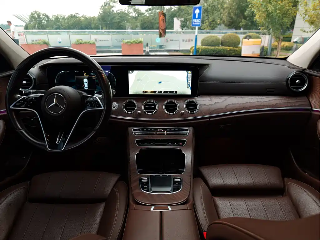 Mercedes-Benz E-Class 2022
