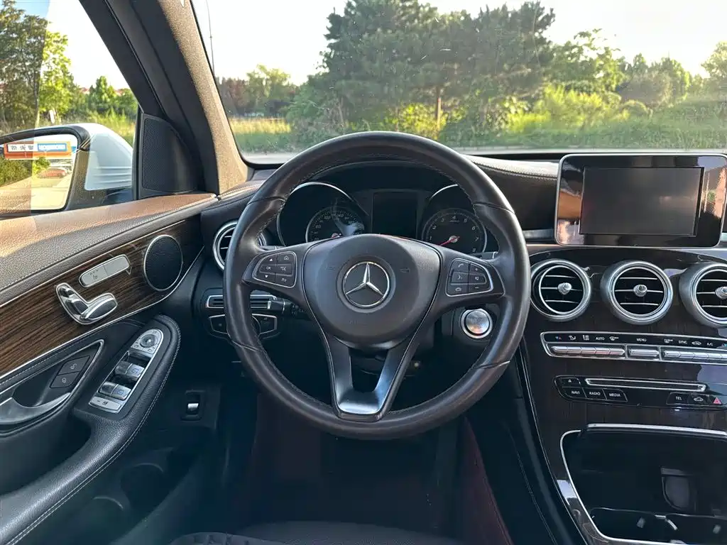 Mercedes-Benz GLC 2019 — фото 19