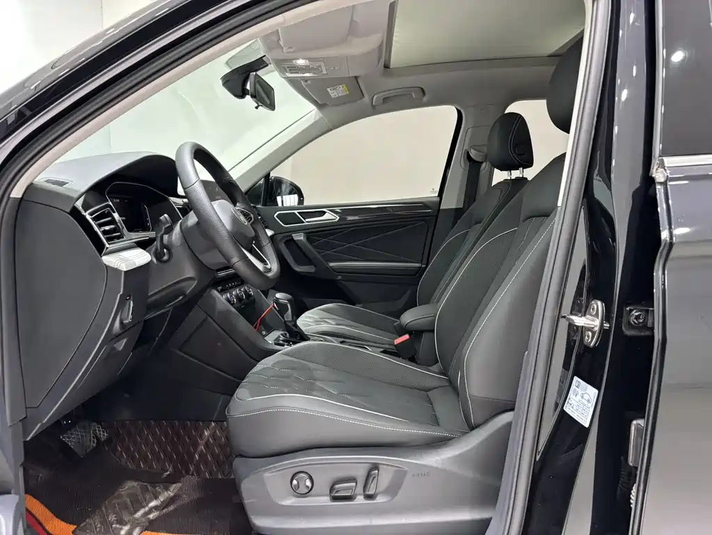 Volkswagen Tiguan L 2023 — фото 7