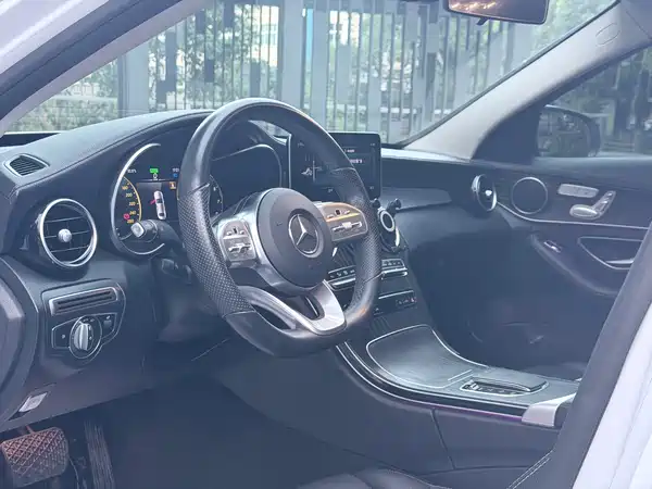 Mercedes-Benz C-Class 2021