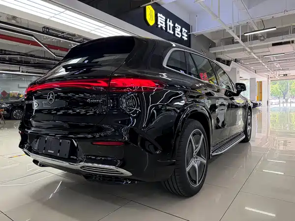 Mercedes-Benz EQS SUV 2025