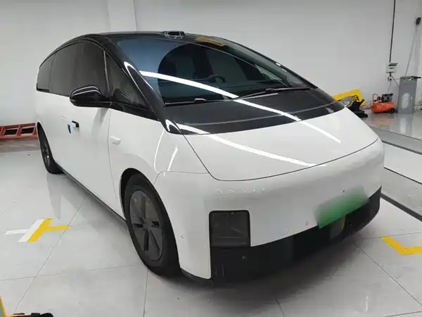 Li Auto MEGA 2025