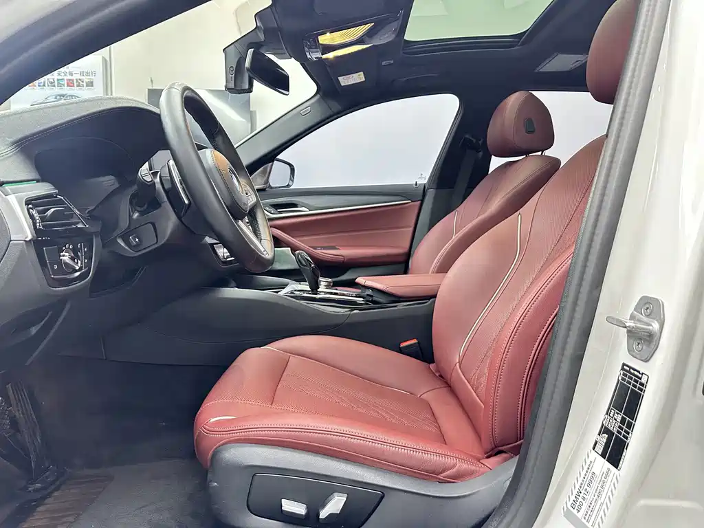 BMW 5 Series 2023 — фото 11