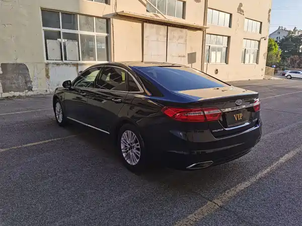 Ford Taurus 2016