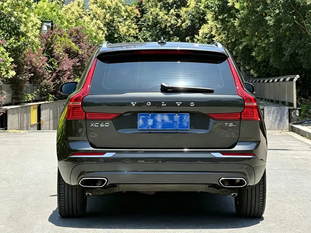 Volvo XC60 2021 — фото 8