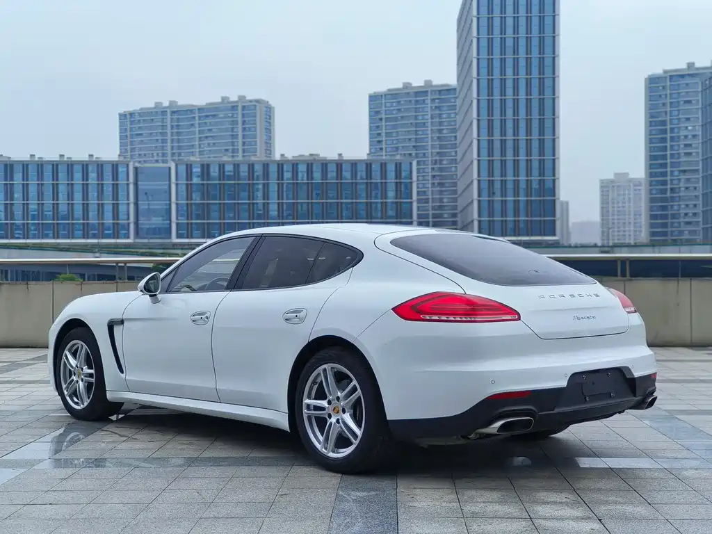 Porsche Panamera 2016 — фото 14
