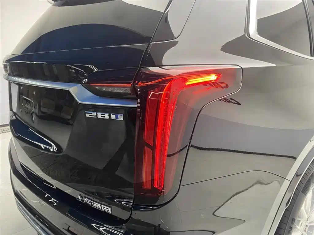 Cadillac XT6 2021 — фото 10