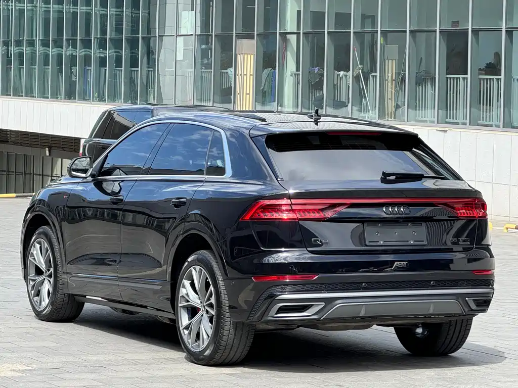 Audi Q8 2020 — фото 13