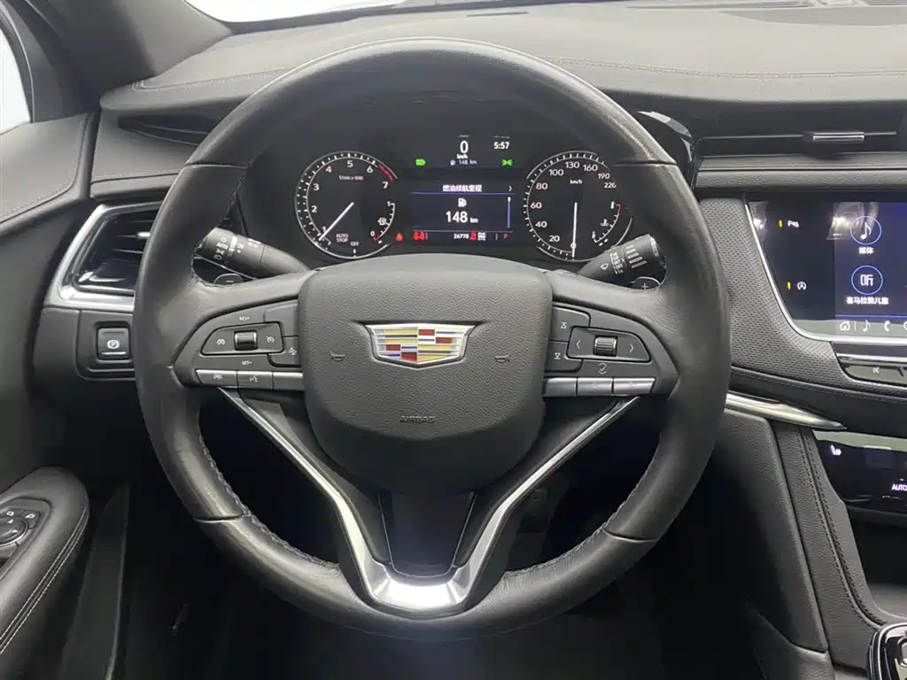 Cadillac XT6 2021 — фото 14