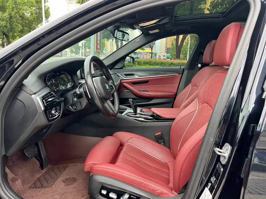 BMW 5 Series 2021