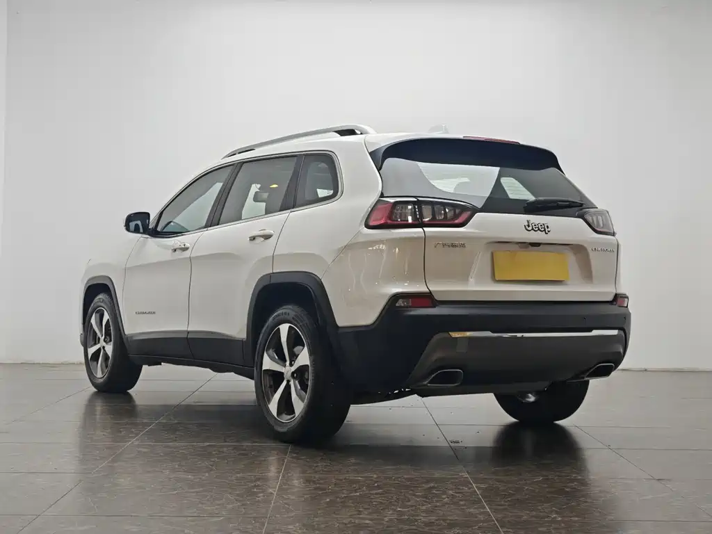 Jeep Cherokee 2021 — фото 4