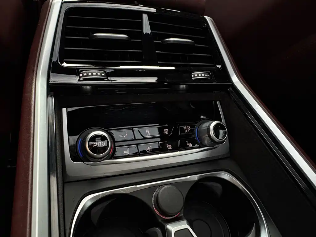 BMW 7 Series 2021 — фото 10