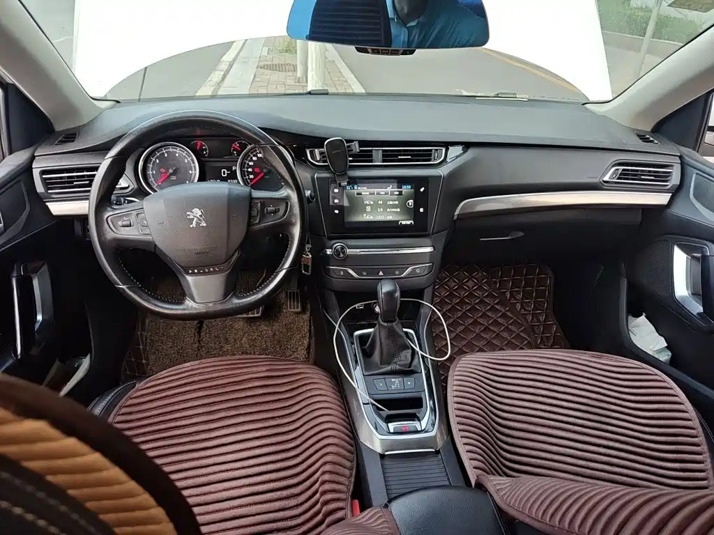 Peugeot 408 2016
