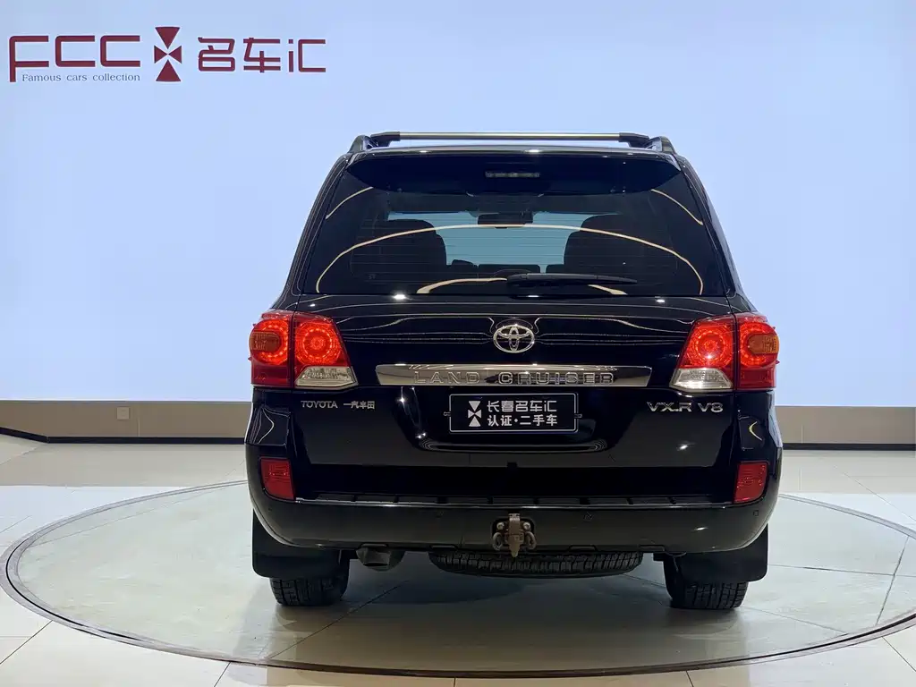 Toyota Land Cruiser 2018 — фото 6