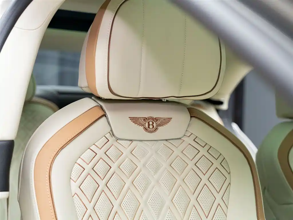 Bentley Flying Spur PHEV 2023 — фото 15