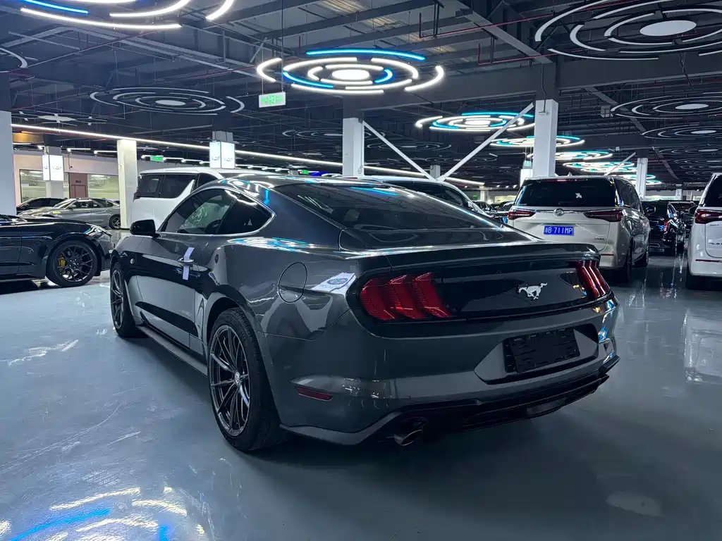 Ford Mustang 2018 — фото 14