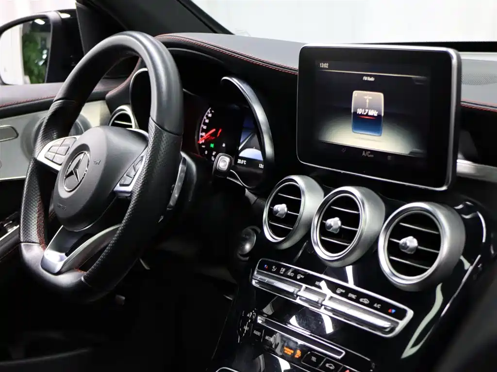 Mercedes-Benz GLC AMG 2019 — фото 19