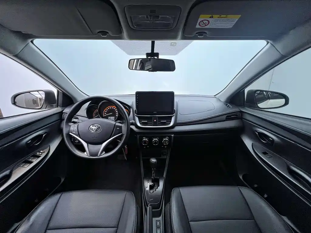 Toyota Yaris L 2022 — фото 23