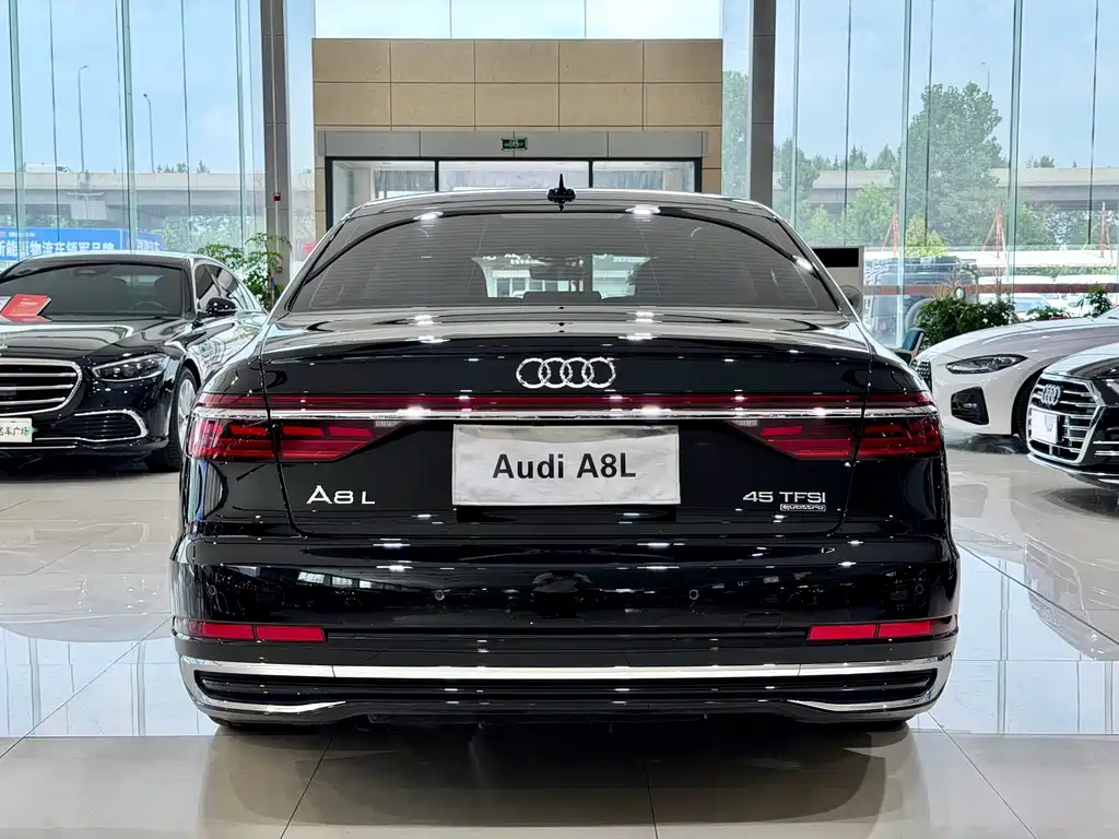 Audi A8 2025