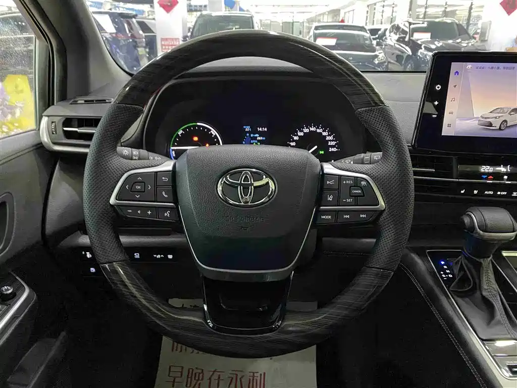 Toyota Sienna 2024 — фото 12