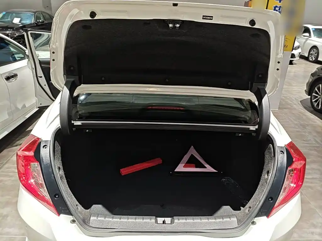 Honda Civic 2021 — фото 19