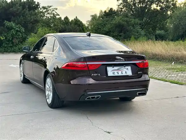 Jaguar XFL 2019