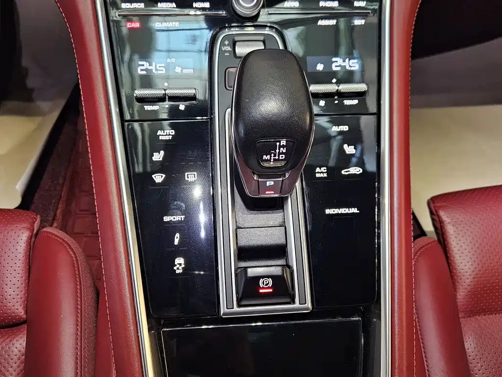 Porsche Panamera 2022 — фото 10