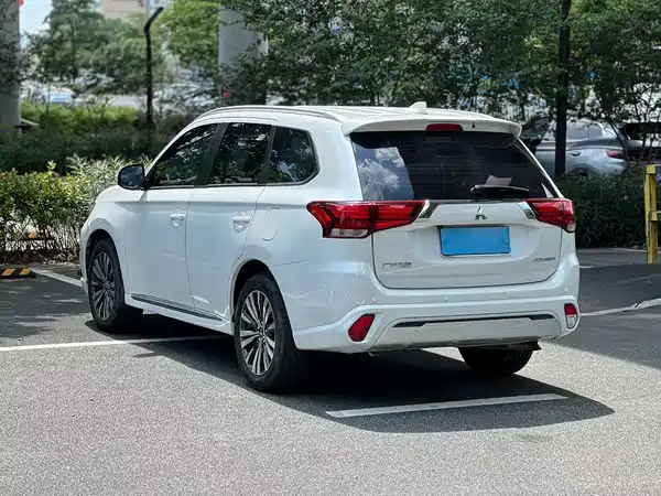 Mitsubishi Outlander 2022