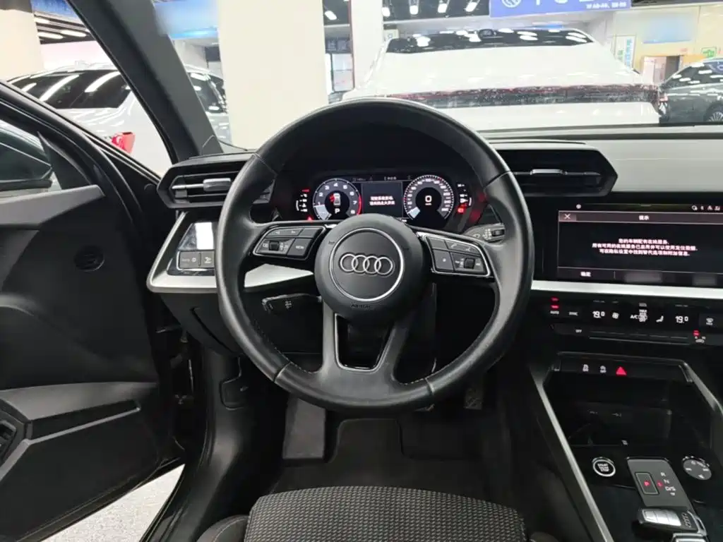 Audi A3 2021 — фото 11
