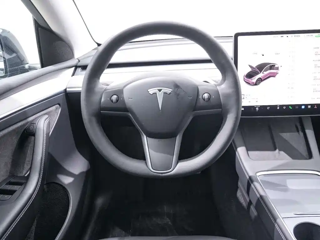 Tesla Model Y 2024 — фото 18