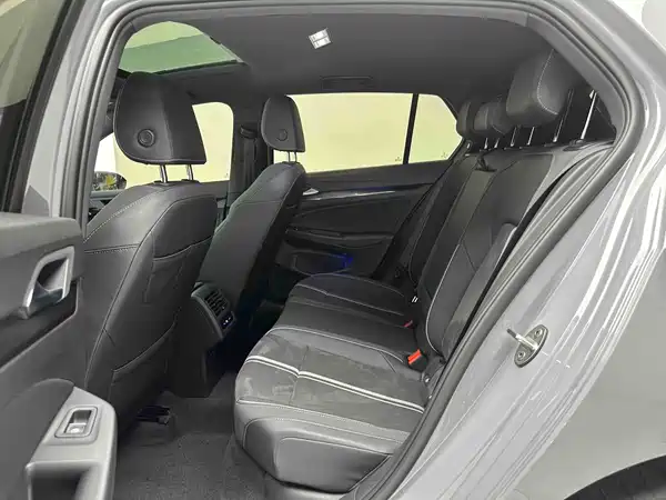 Volkswagen Golf 2023
