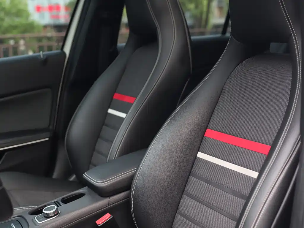 Mercedes-Benz A-Class 2015 — фото 21