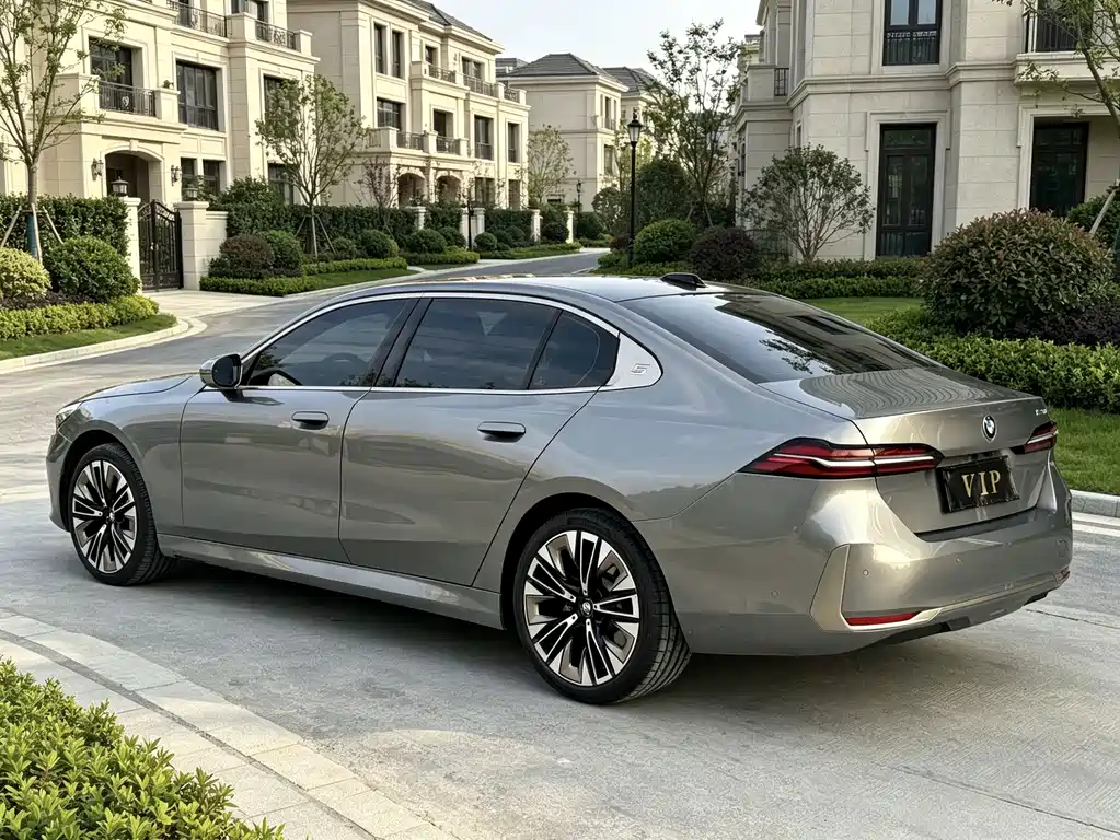 BMW 5 Series 2025